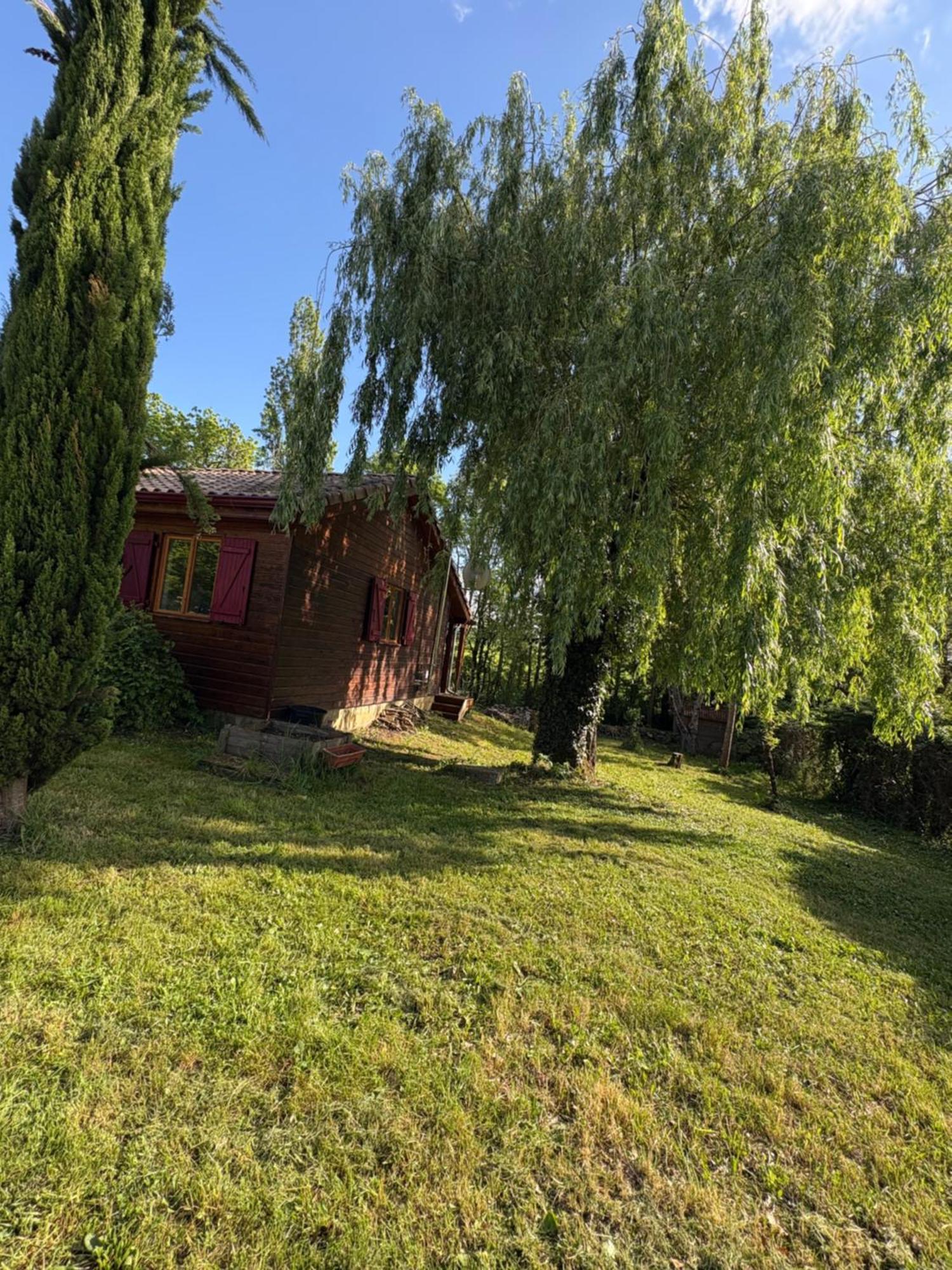 Chez Mamie Vila LʼIsle-Jourdain Exterior foto